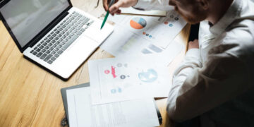 How Finance Teams Organize Documents During Reporting And Audit Cycles