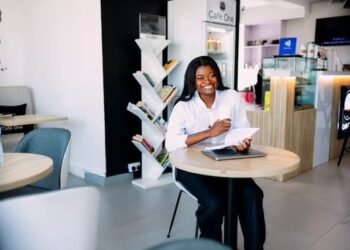Turning A Side Gig Into A Full-Time Business: What Most People Miss
